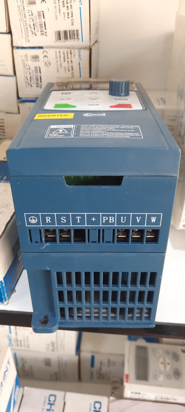 اینورتر پنتاکس مدل DSI-200 ظرفیت ۲.۲ کیلووات تک فاز